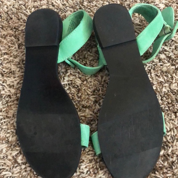 Women’s flat sandals - Picture 3 of 4